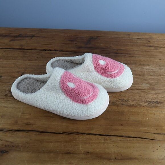 WHITE WITH PINK SMILEY FACE PLUSH COZY SLIP ON SLIPPERS WITH RUBBER SOLE NWT - Picture 2 of 6
